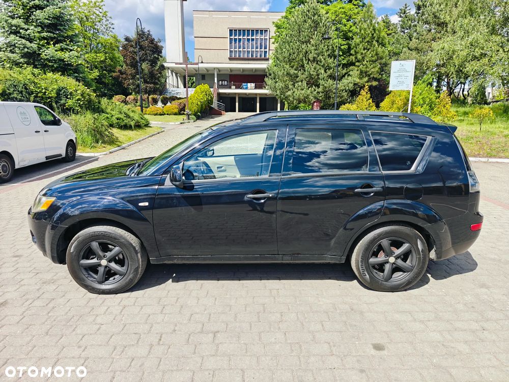 Mitsubishi Outlander 3.0 V6 XLS - 3