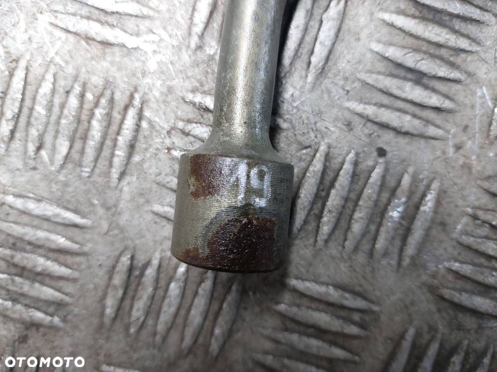 LEWAREK PODNOŚNIK SAMOCHODOWY KLUCZ 19 HONDA CR-V III 1350 KG - 2