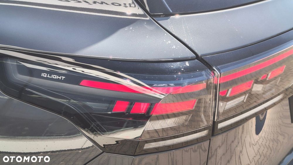 Volkswagen Tiguan - 11