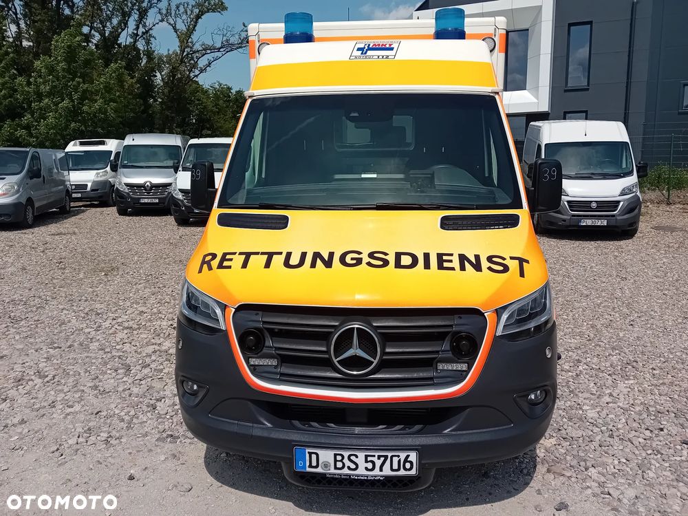 Mercedes-Benz Sprinter - 2