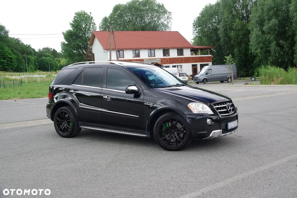 Mercedes-Benz ML 63 AMG 4Matic 7G-TRONIC 10th Anniversary - 16