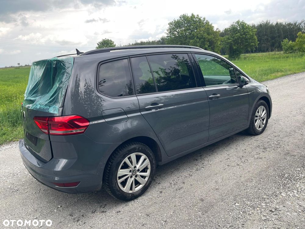 Volkswagen Touran - 5