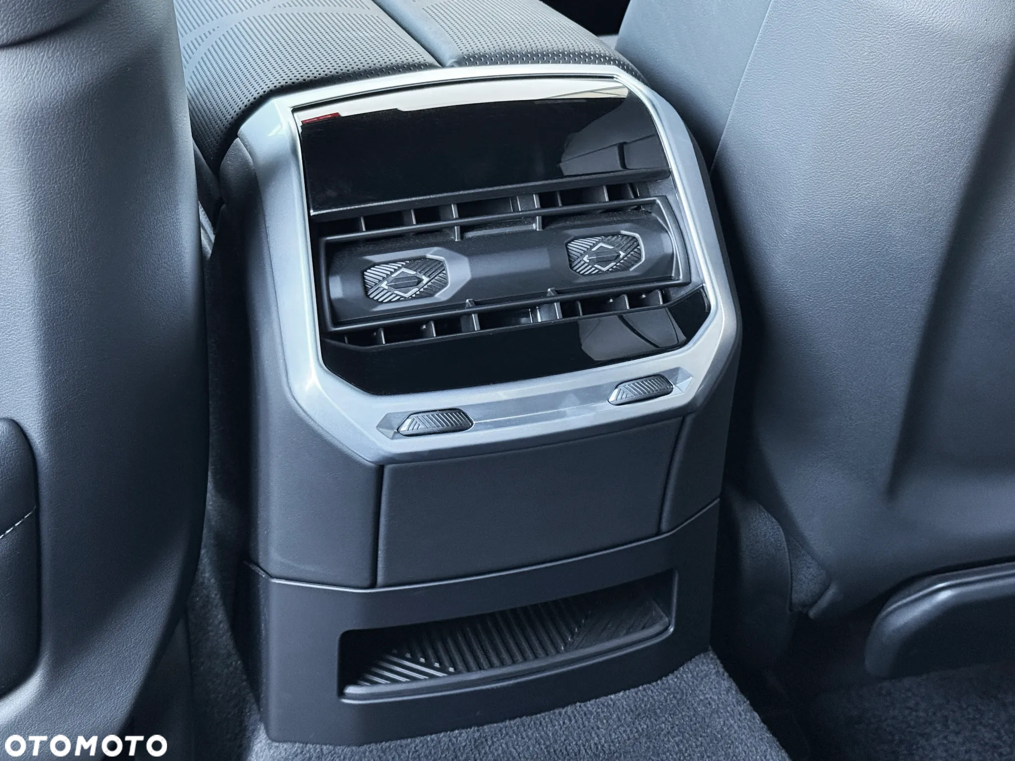 BMW Seria 7 - 28
