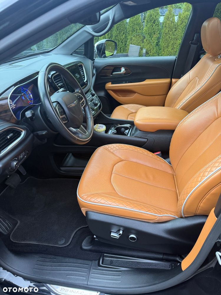 Chrysler Pacifica - 11