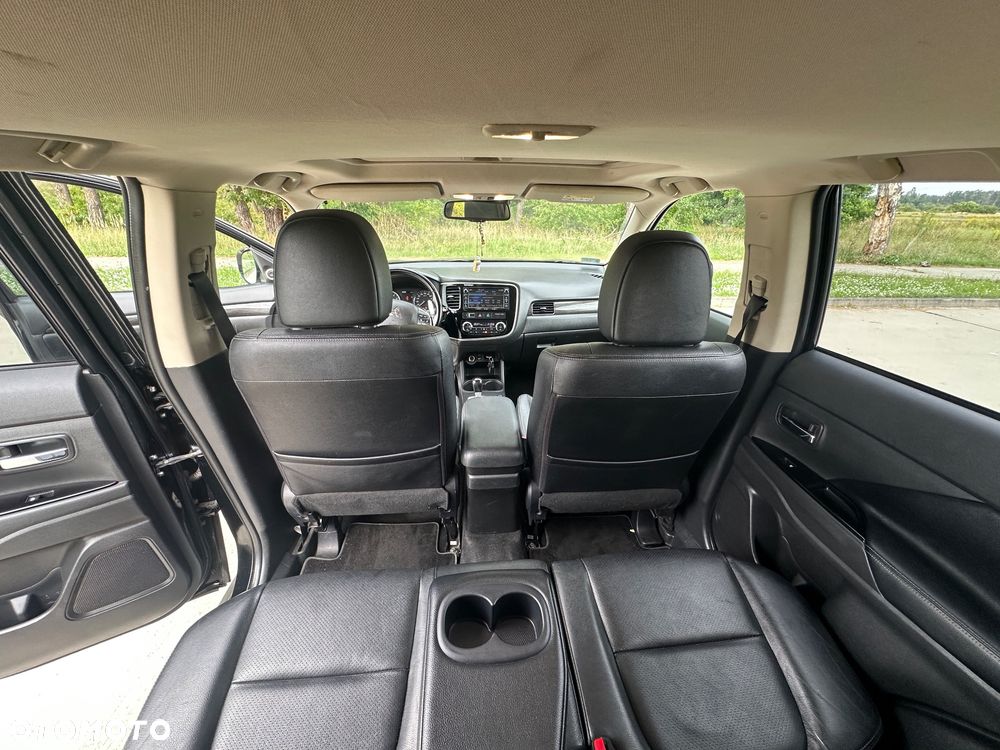Mitsubishi Outlander 2.0 Instyle Navi 4WD CVT - 20