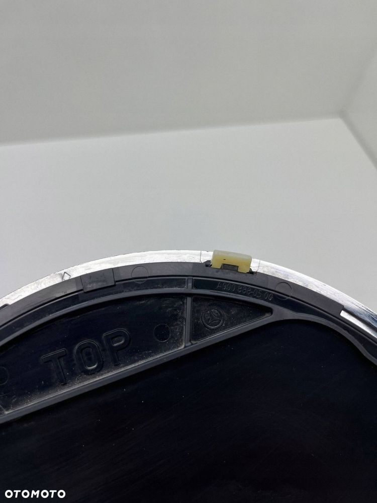 MERCEDES W253 W213 EMBLEMAT ZNACZEK LOGO POD RADAR PODGRZEWANY A0008880500 - 9