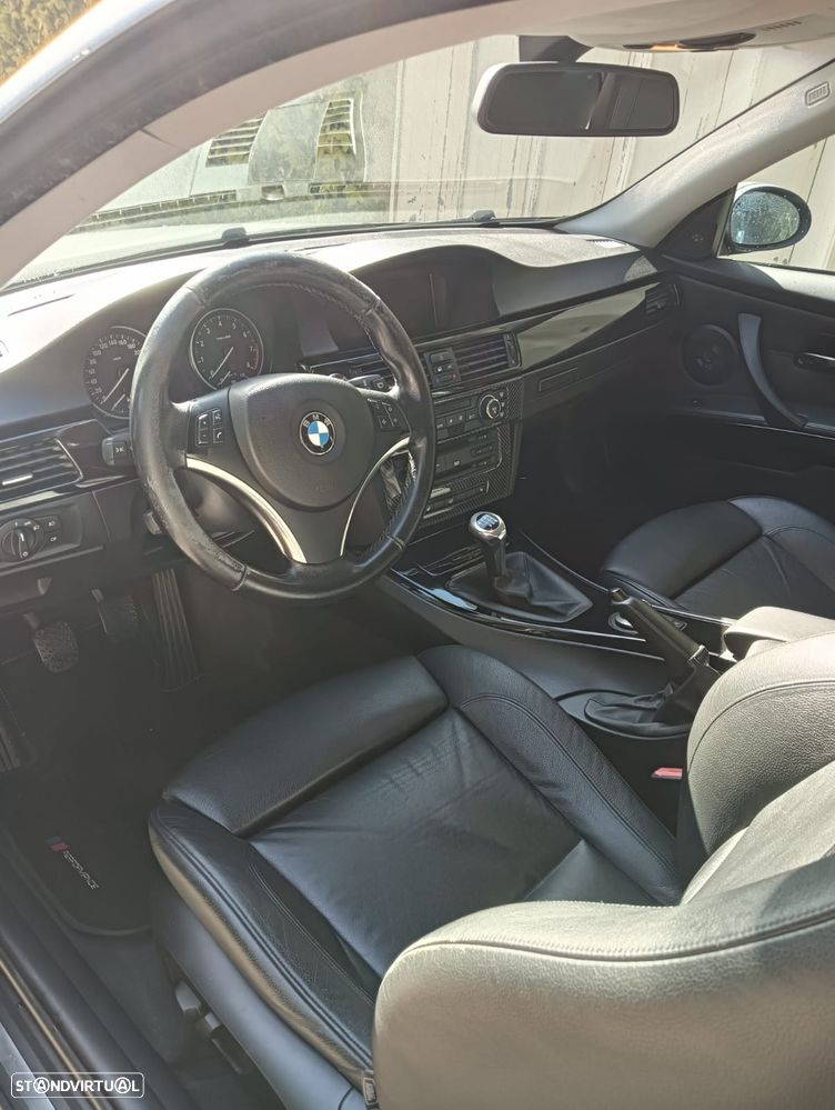BMW 325 i - 8