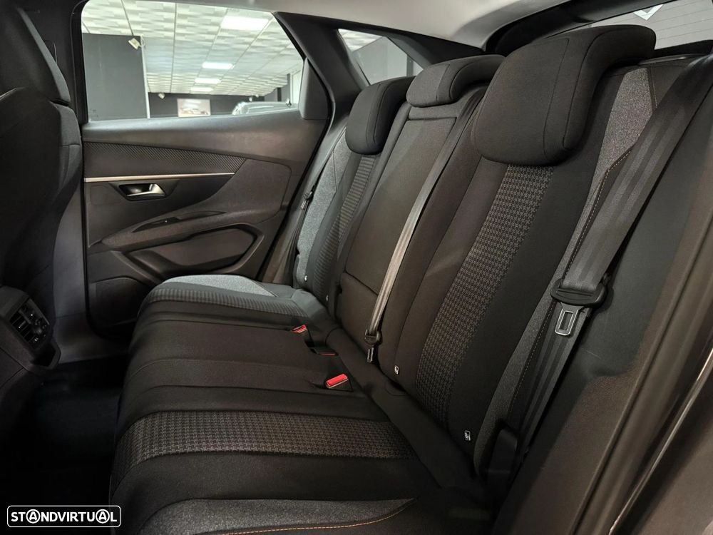 Peugeot 3008 1.5 BlueHDi Allure EAT8 - 15