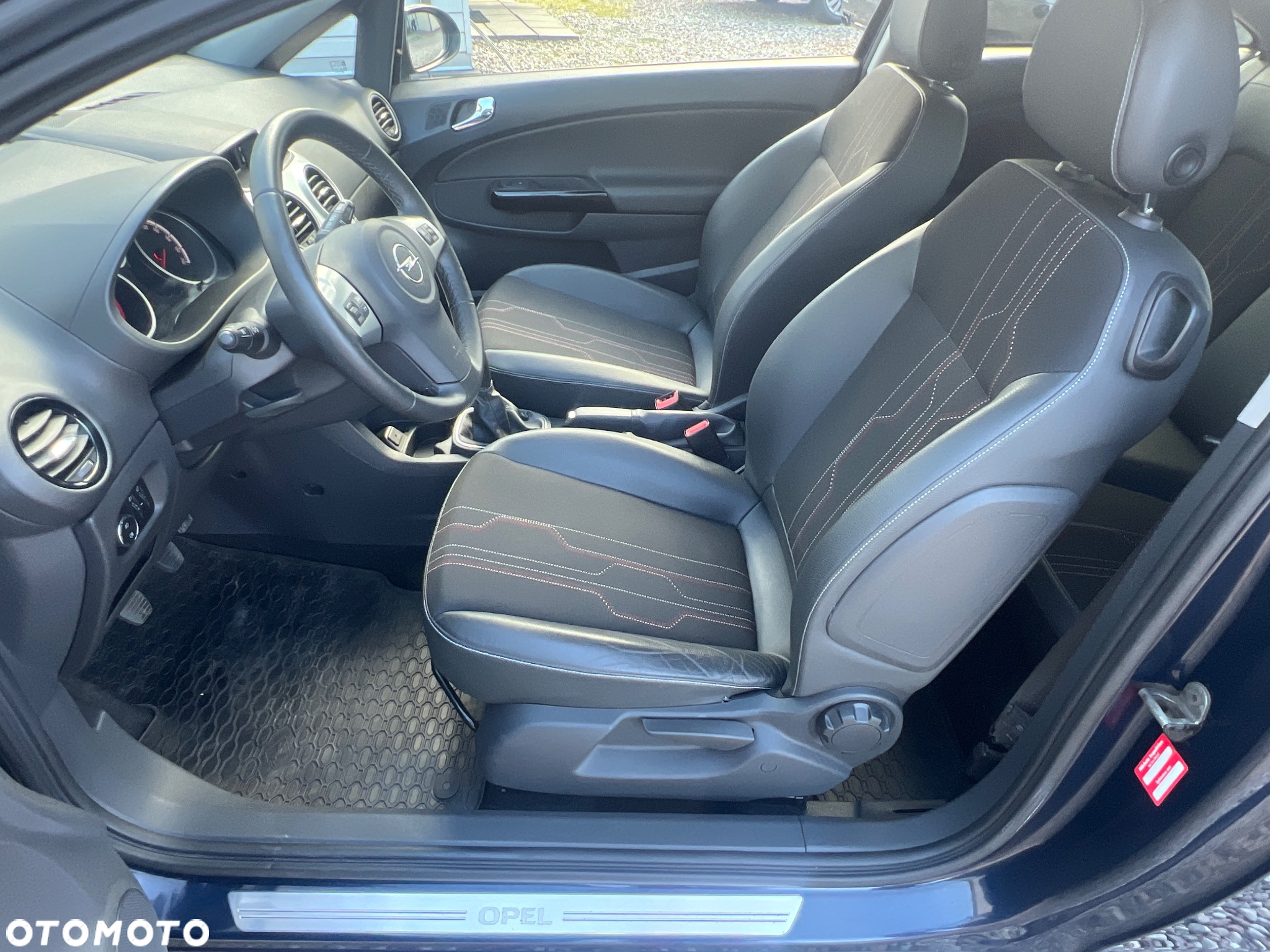 Opel Corsa 1.4 16V 150 Jahre - 14