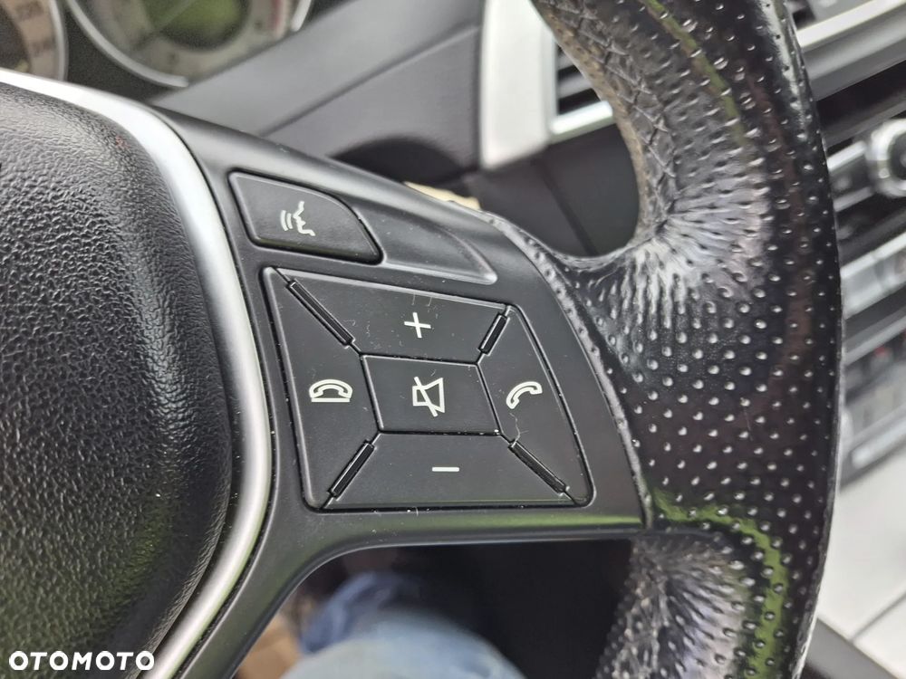 Mercedes-Benz Klasa C 180 BlueEFFICIENCY 7G-TRONIC Avantgarde - 25