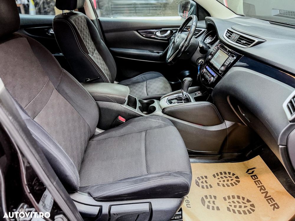 Nissan Qashqai 1.6 DCI Xtronic ACENTA - 24
