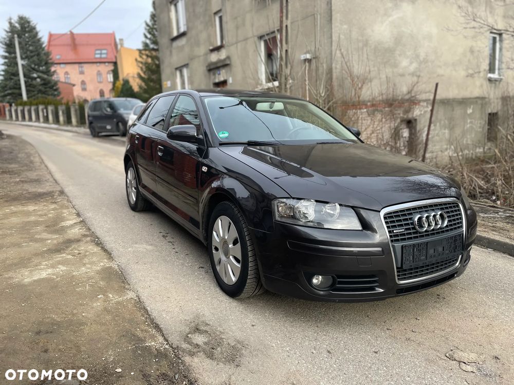 Audi A3 Sportback 2.0 TDI DPF quattro Ambiente - 1