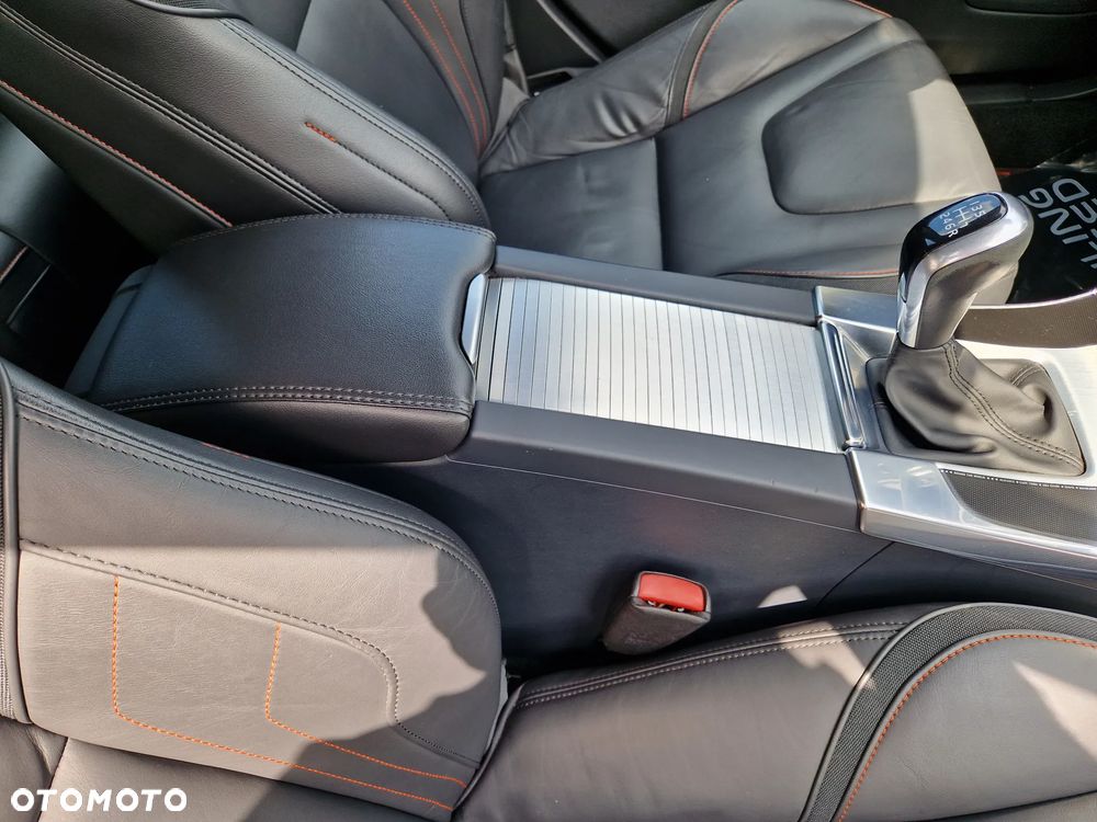 Volvo V60 D2 Ocean Race - 9