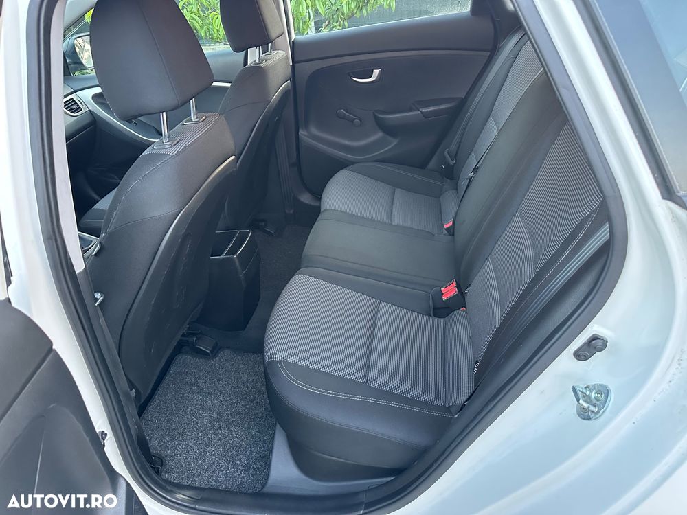 Hyundai i30 1.6 CRDI Comfort - 8