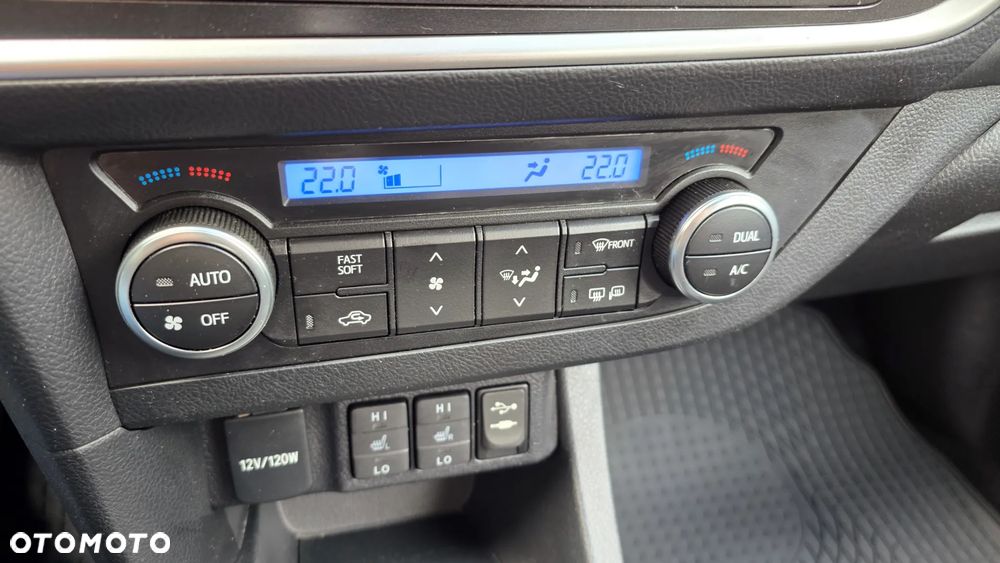Toyota Auris 1.6 Prestige - 19