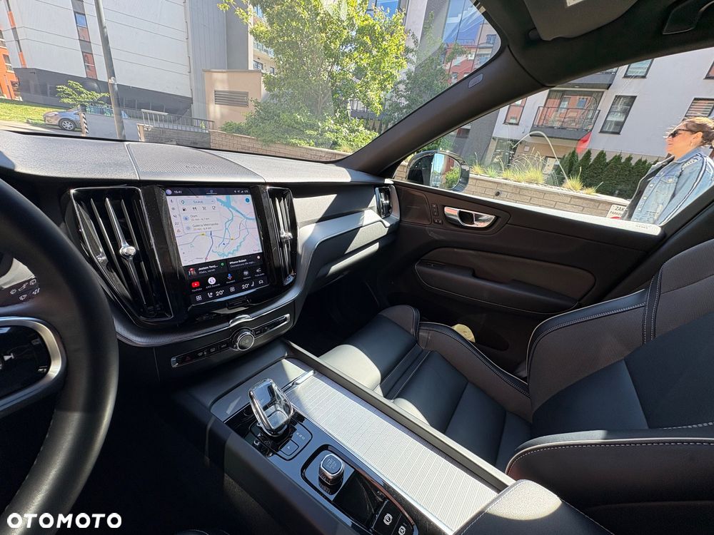 Volvo XC 60 B4 B Plus Dark - 13