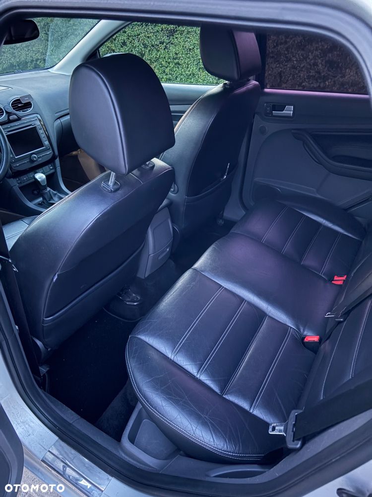 Ford Focus 1.8 Ghia - 9