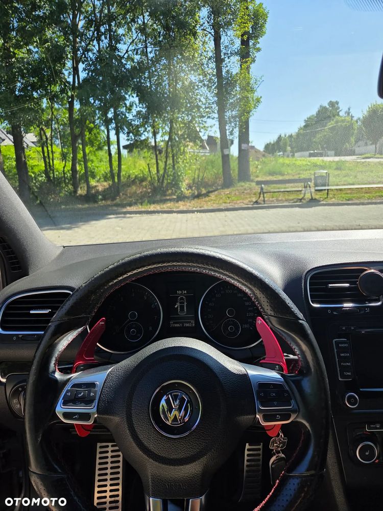 Volkswagen Golf - 10