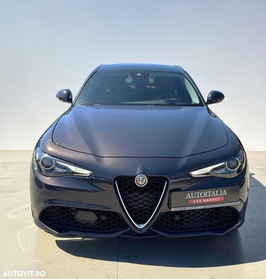 Alfa Romeo Giulia 2.0 Turbo AWD AT8 Veloce - 2