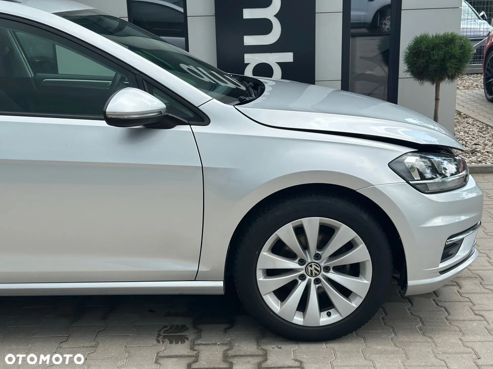Volkswagen Golf - 5