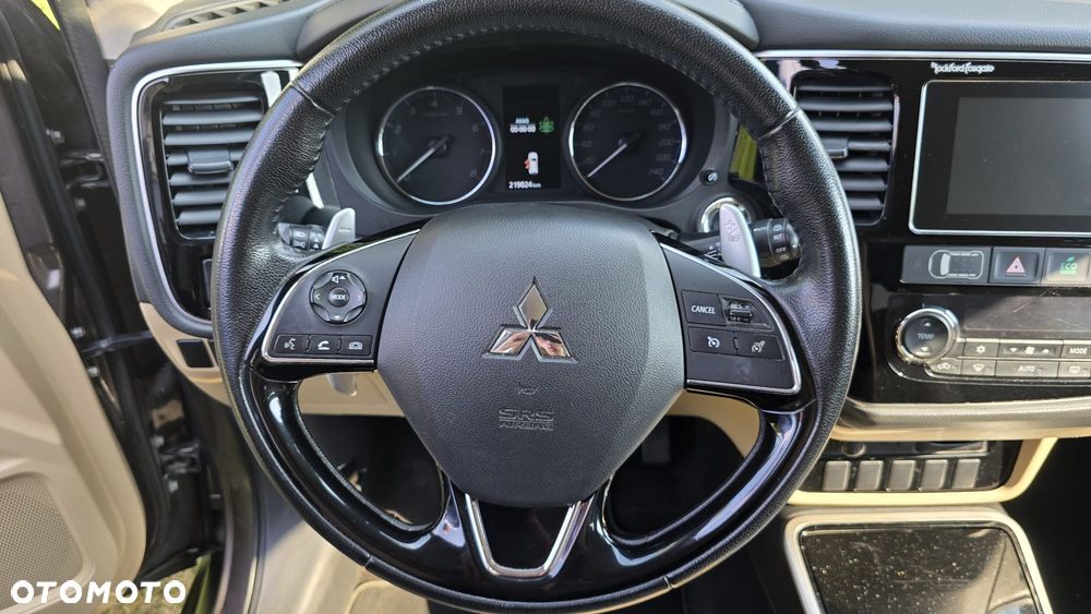 Mitsubishi Outlander 2.0 Intense 4WD CVT - 13
