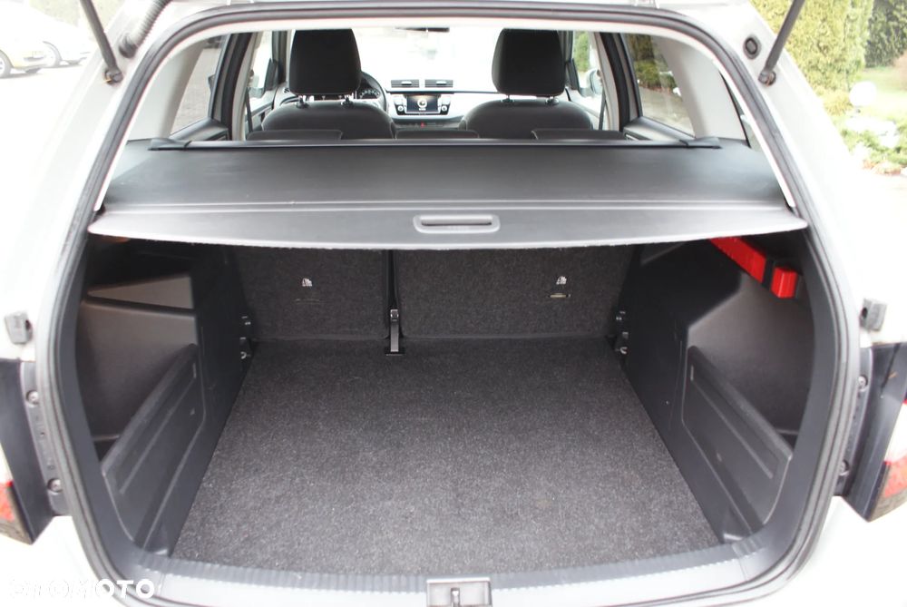 Skoda Fabia 1.0 TSI Style Color - 11