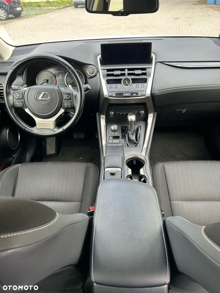 Lexus NX 300 Prestige AWD - 11
