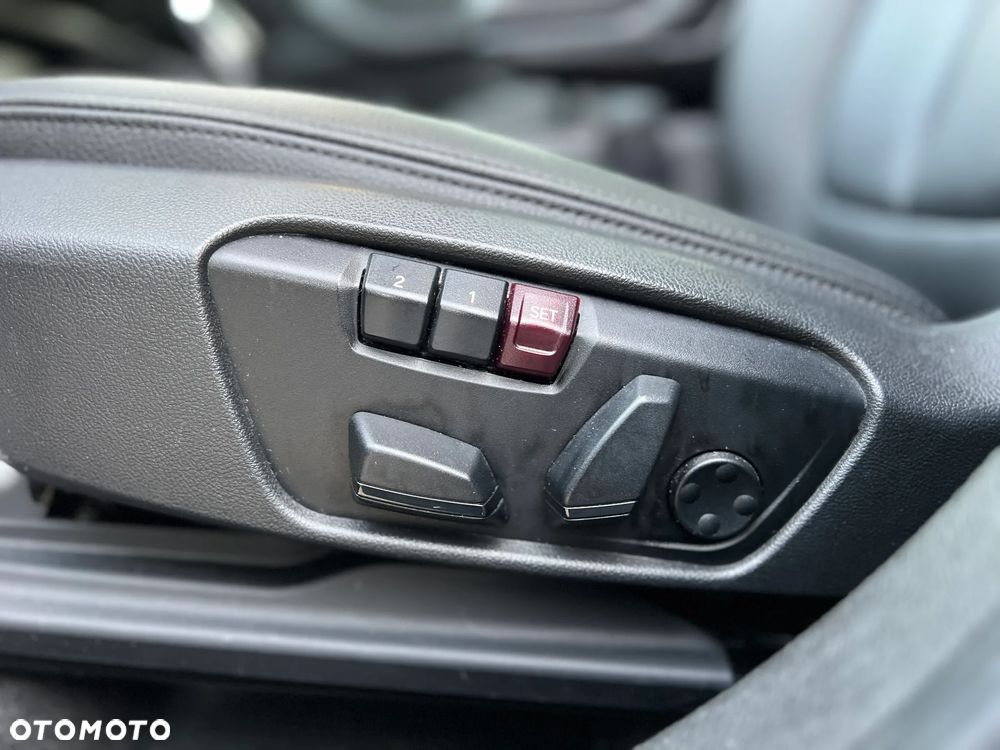 BMW X1 xDrive25i GPF Advantage - 17