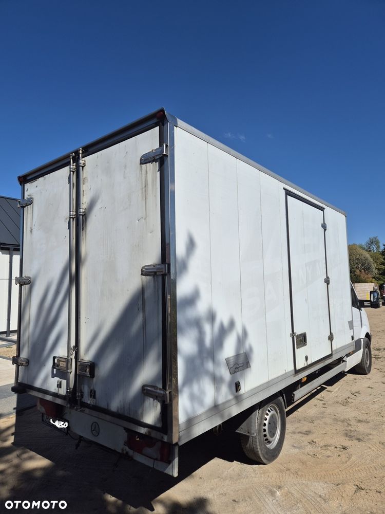 Mercedes-Benz Sprinter - 4