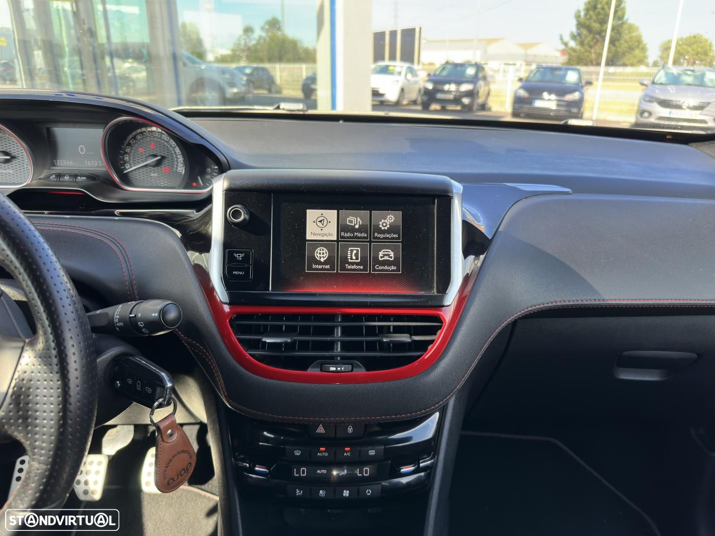 Peugeot 208 GTI 200 THP - 32