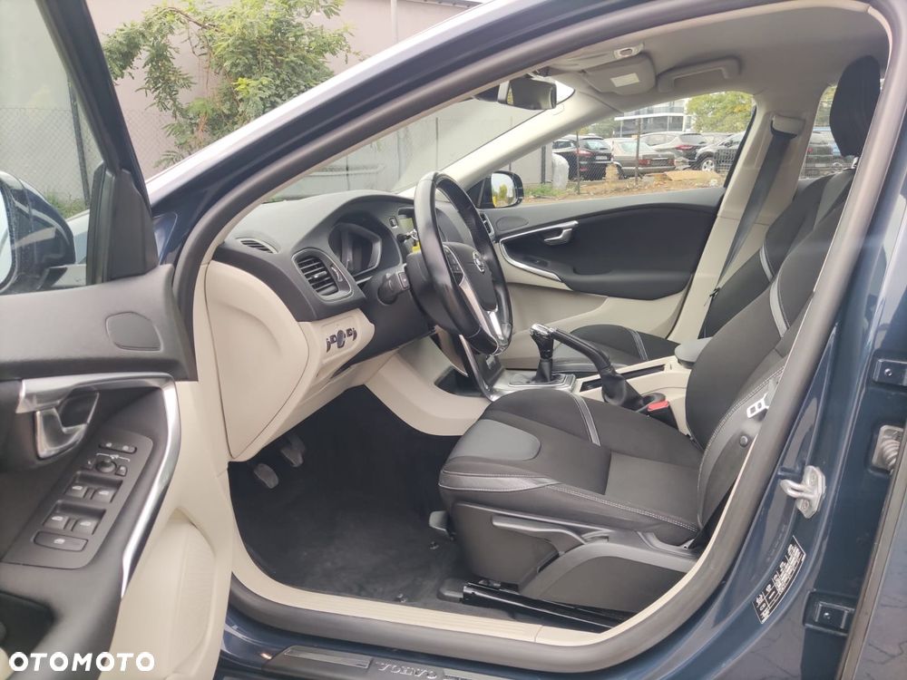 Volvo V40 D4 Drive-E Momentum - 16