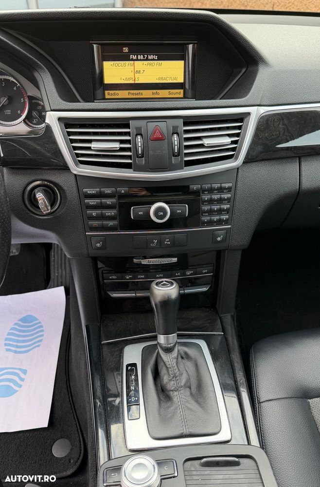 Mercedes-Benz E 220 CDI DPF BlueEFFICIENCY Automatik Avantgarde - 12