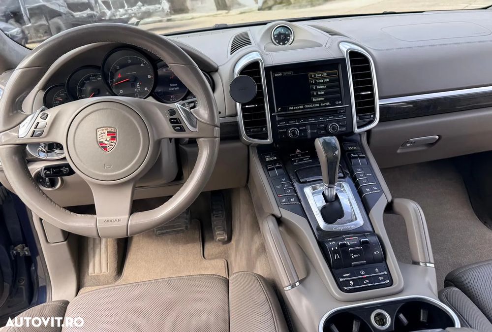 Porsche Cayenne 3.0 L V6 - 14