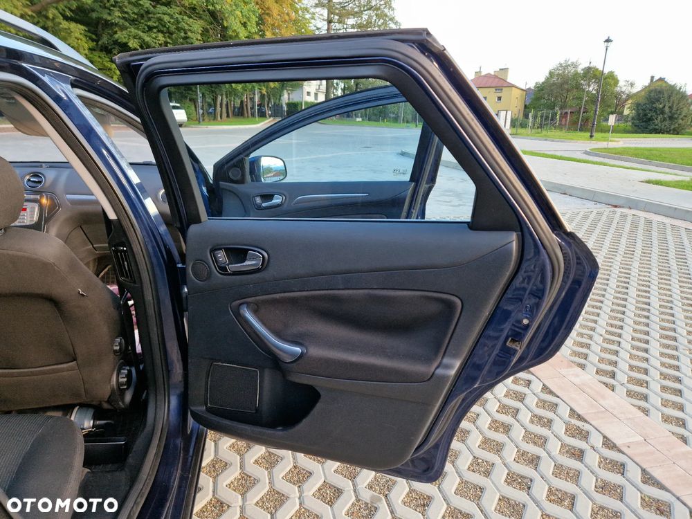 Ford Mondeo 2.0 Titanium - 27