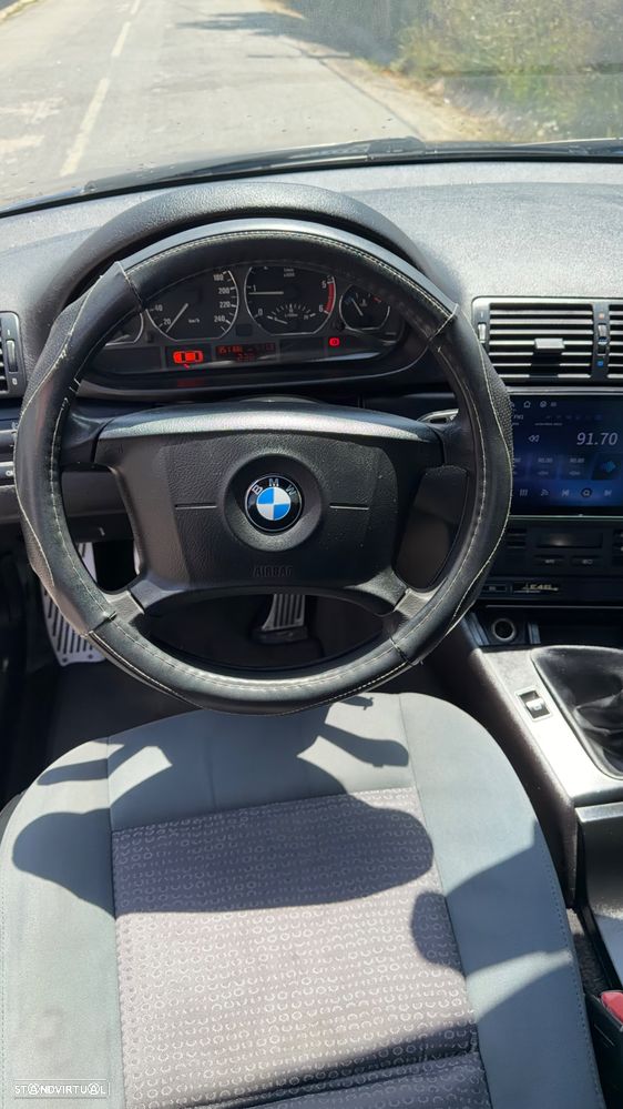 BMW 320 d Navigator - 13