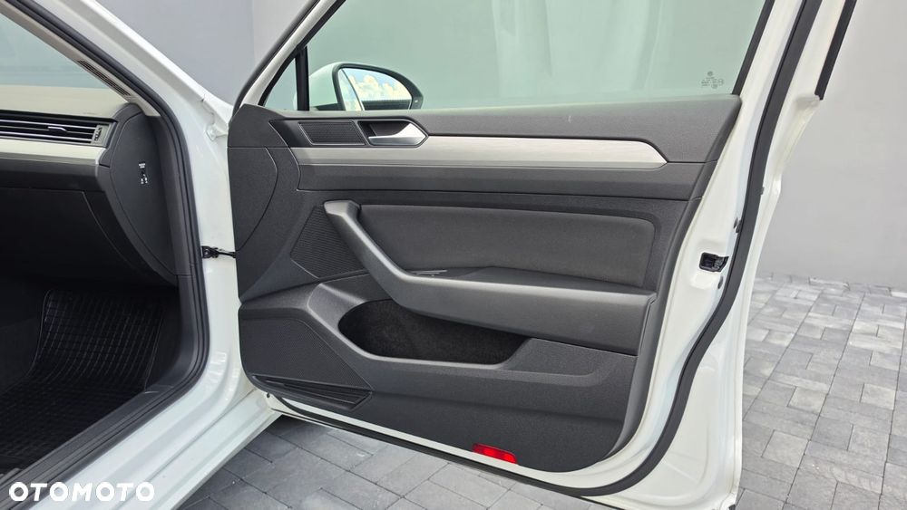 Volkswagen Passat 2.0 TDI EVO Essence - 33