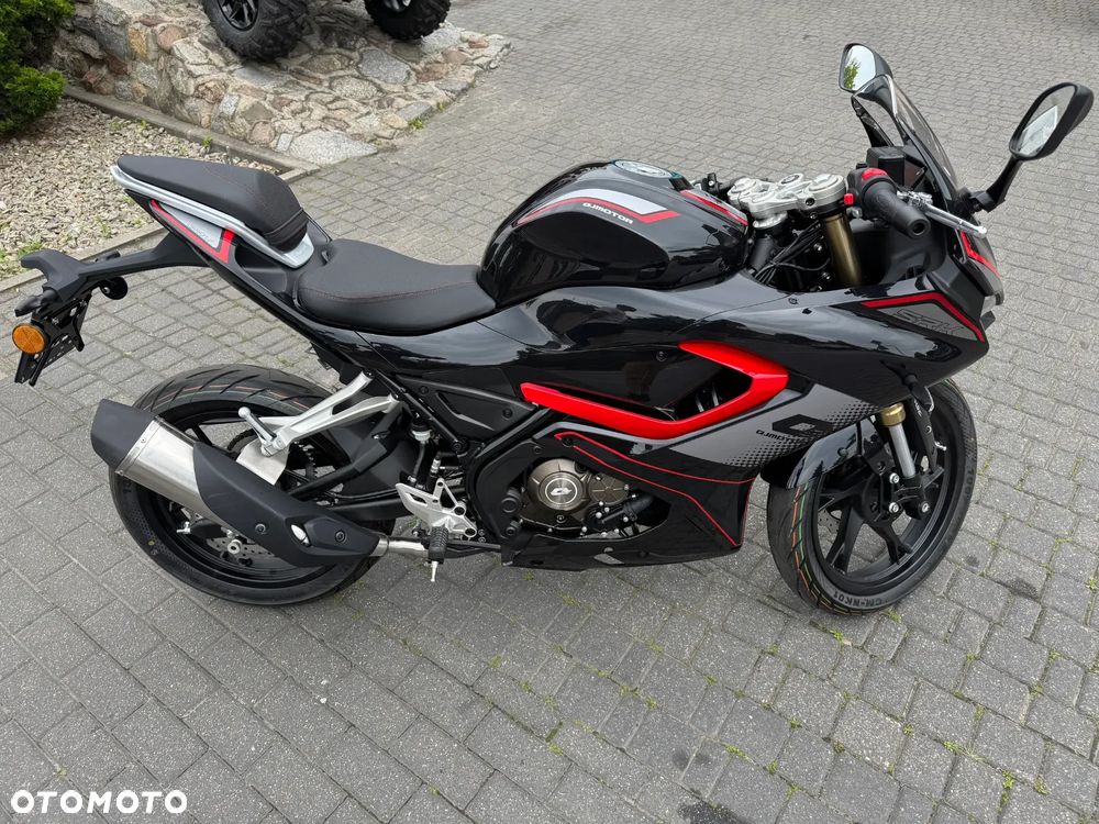 QJMOTOR SRK 125R - 2