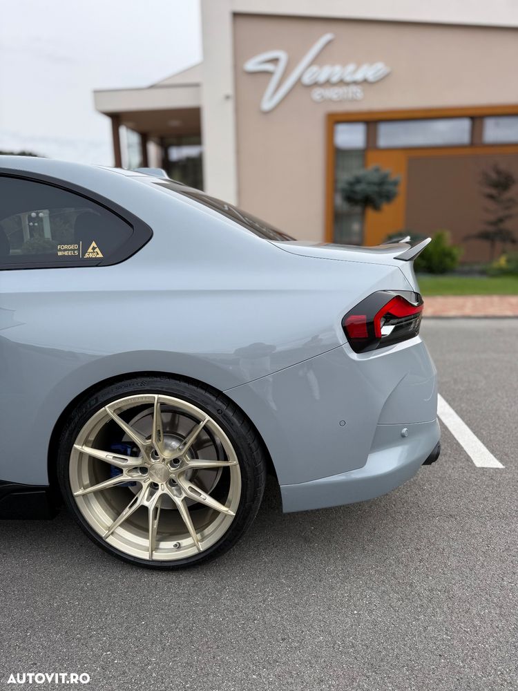 BMW M2 M240i xDrive - 8