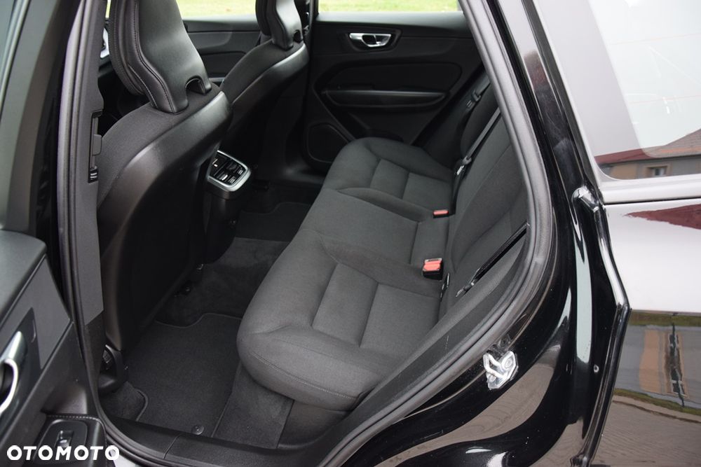 Volvo XC 60 B4 D AWD Geartronic Momentum - 14