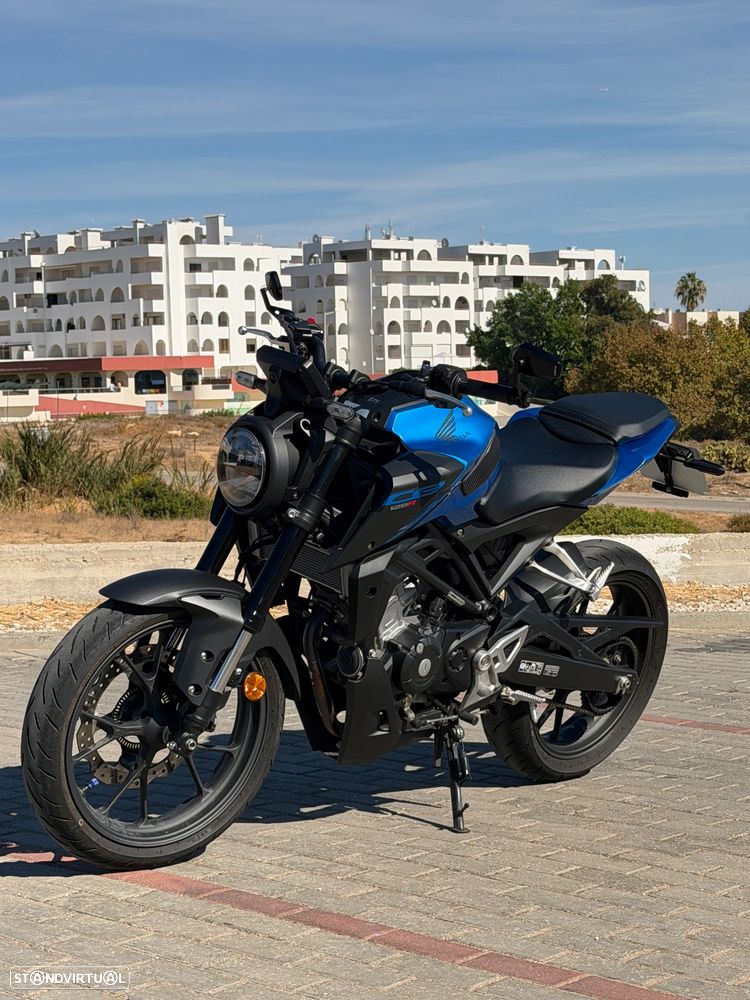 Honda CB 125R - 1