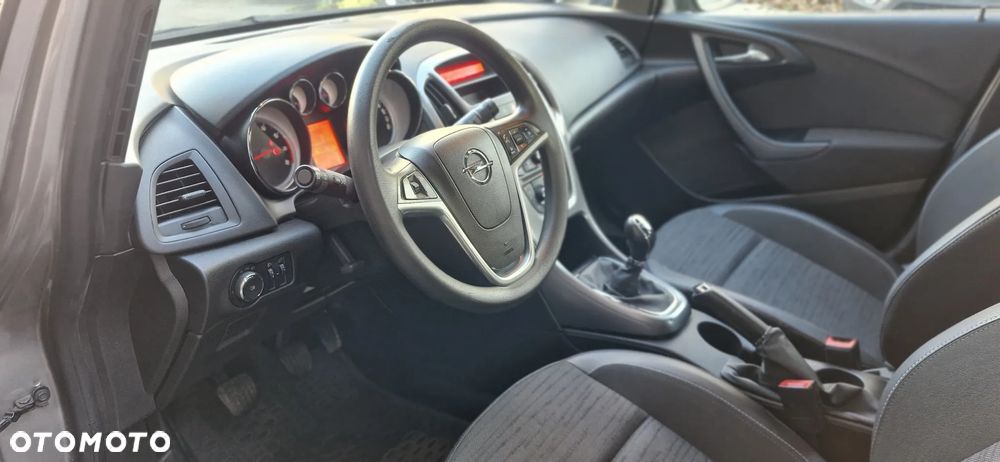 Opel Astra IV 1.6 Cosmo - 34