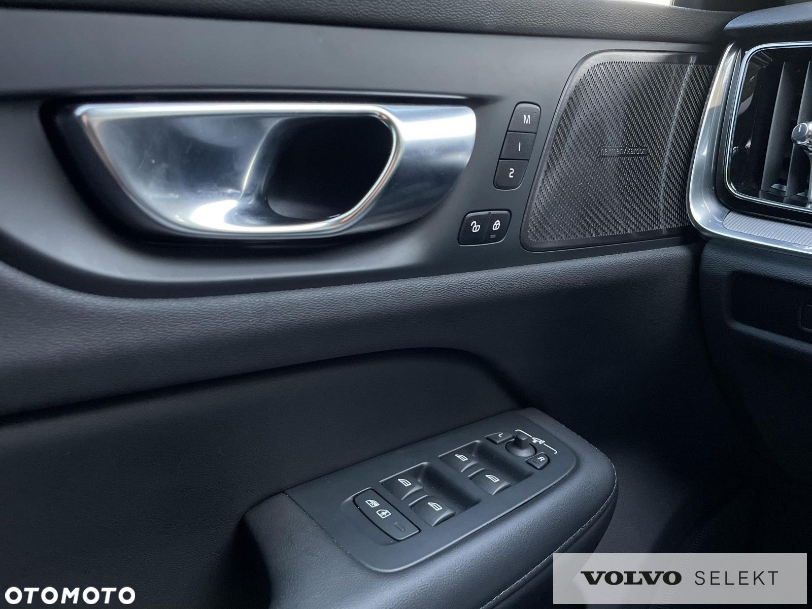 Volvo V60 Cross Country - 18