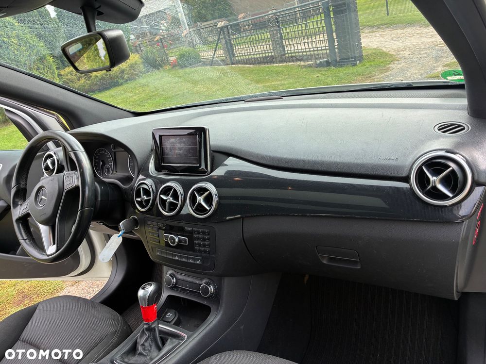 Mercedes-Benz B-Class 2011 photo 4