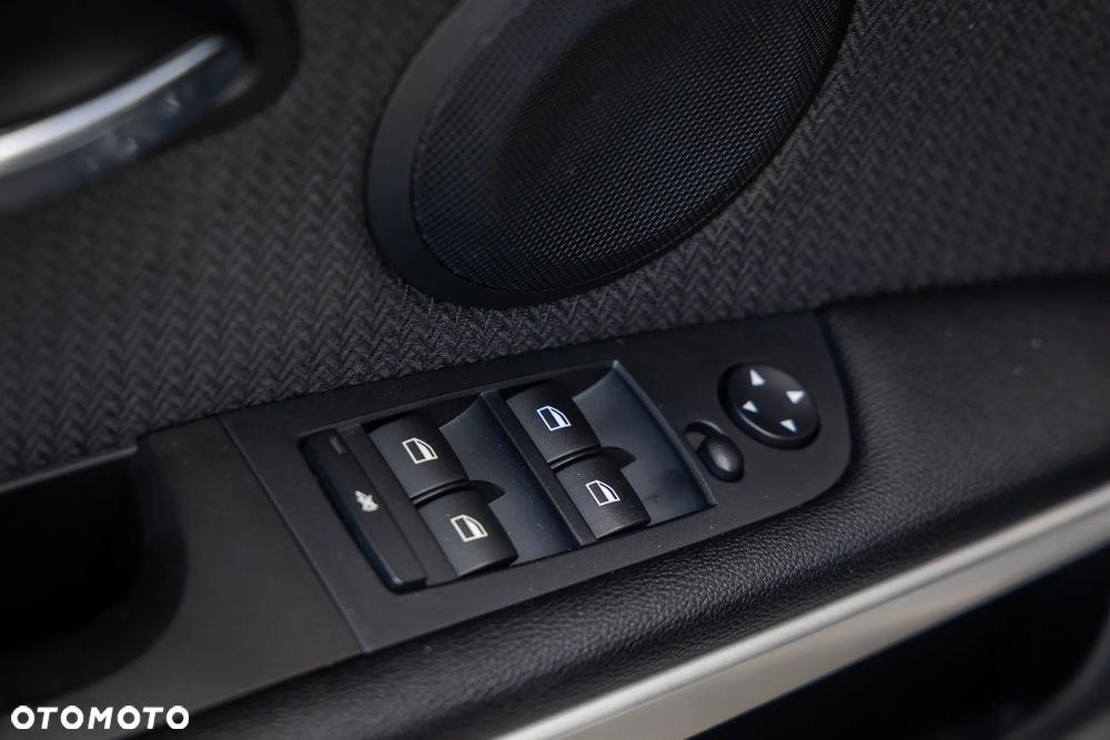 BMW Seria 3 318d DPF - 22