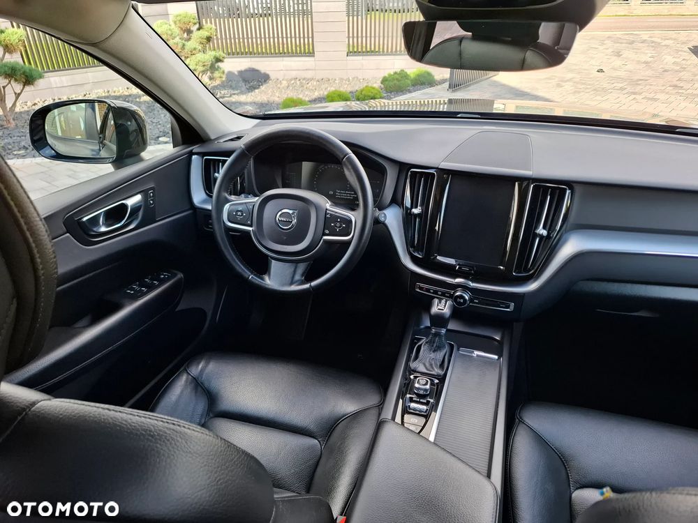 Volvo XC 60 D4 Momentum - 25