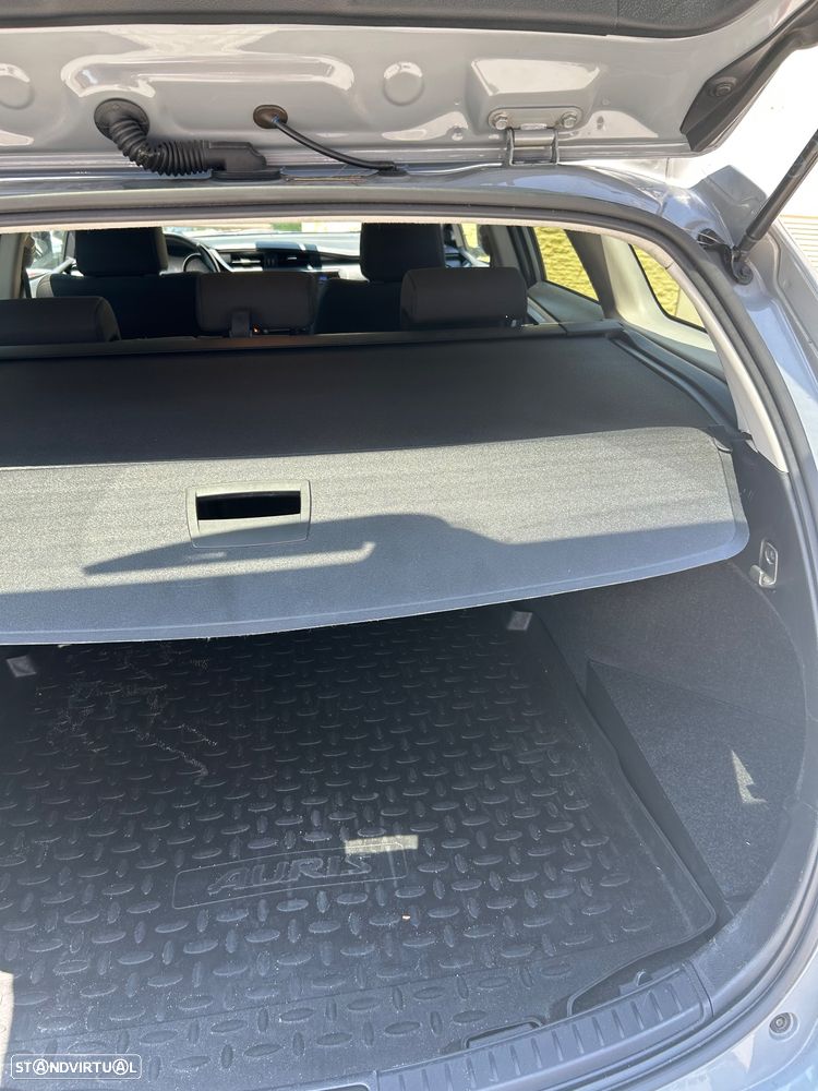 Toyota Auris Touring Sports 1.8 HSD Comfort+P.Sport - 15