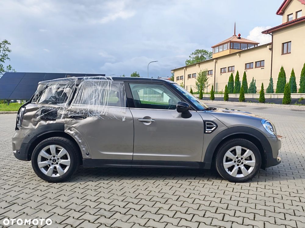 MINI Countryman Cooper Essential Trim - 4