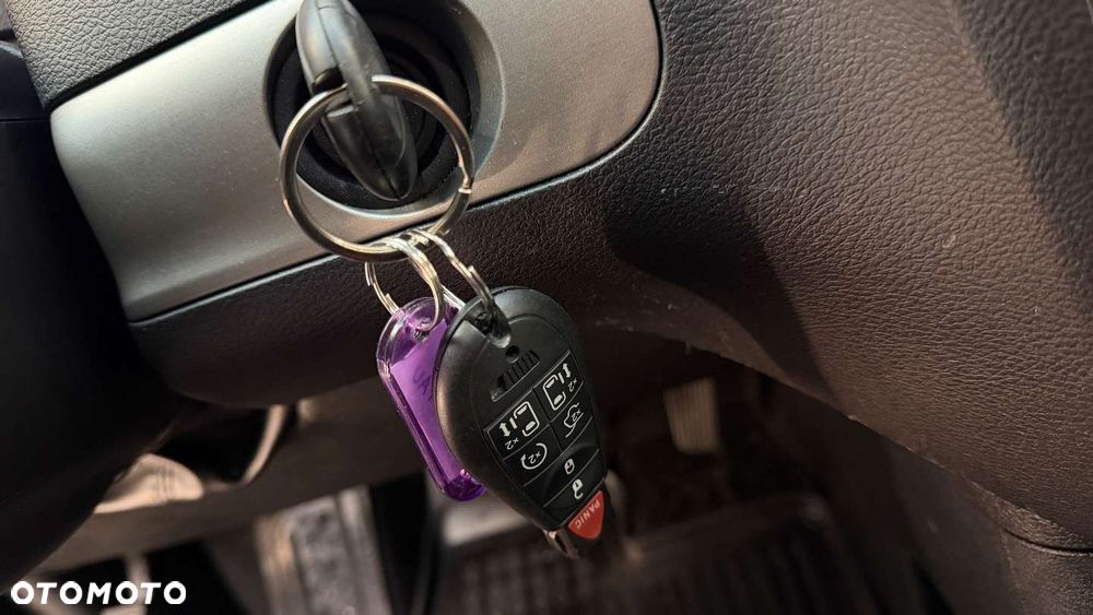 Dodge Grand Caravan - 28