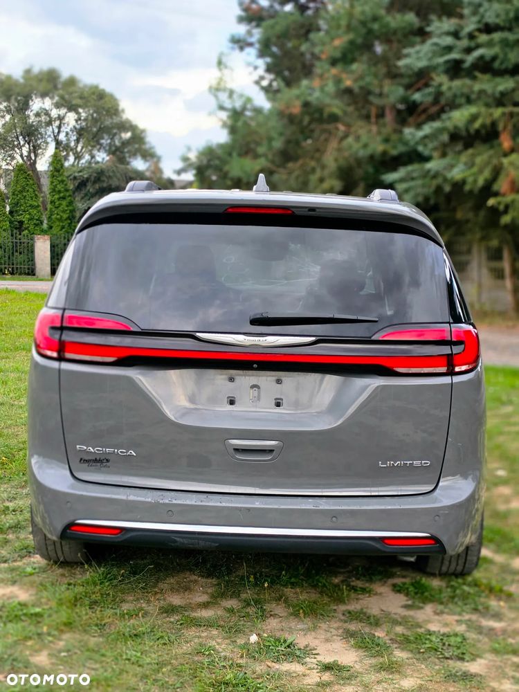 Chrysler Pacifica - 5