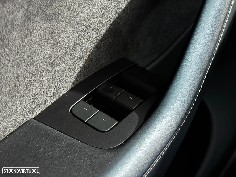Tesla Model Y Long Range RWD - 46